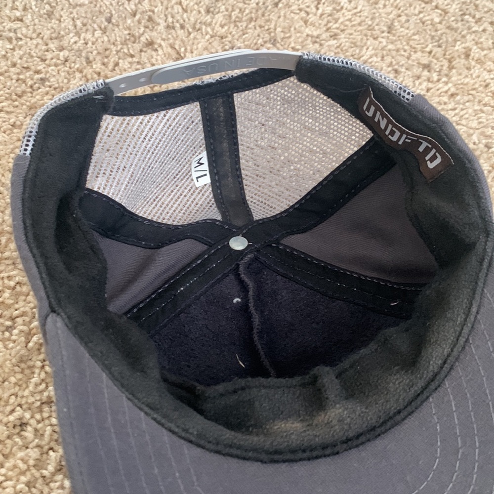 Undefeated SnapBack hat - Picture 4 of 4